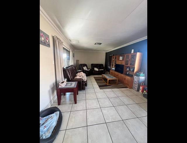 3 BEDROOM HOUSE FOR SALE IN DALPARK EXT 1